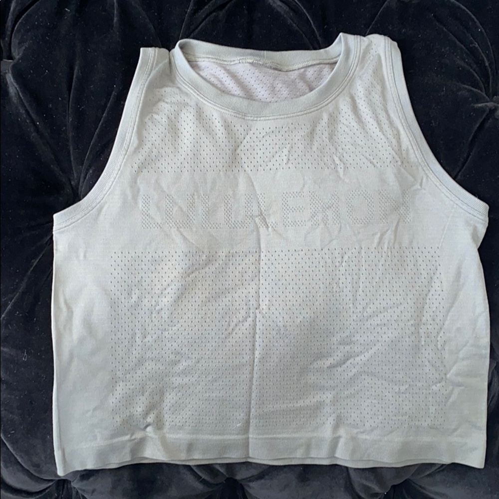 Lululemon Size 6 olive green crop top
